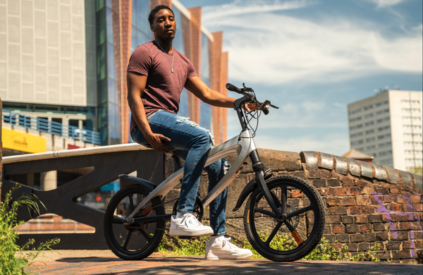 Cruzaa E-Bike with Built-In Speakers & Bluetooth 240W