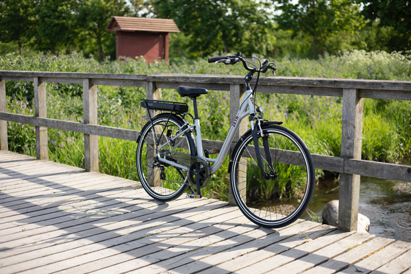 Batribike Zeta Classic Danish Style Step Through Electric Bike 250W